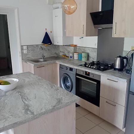 Superbe Appartement T2 Cuers Ngoại thất bức ảnh