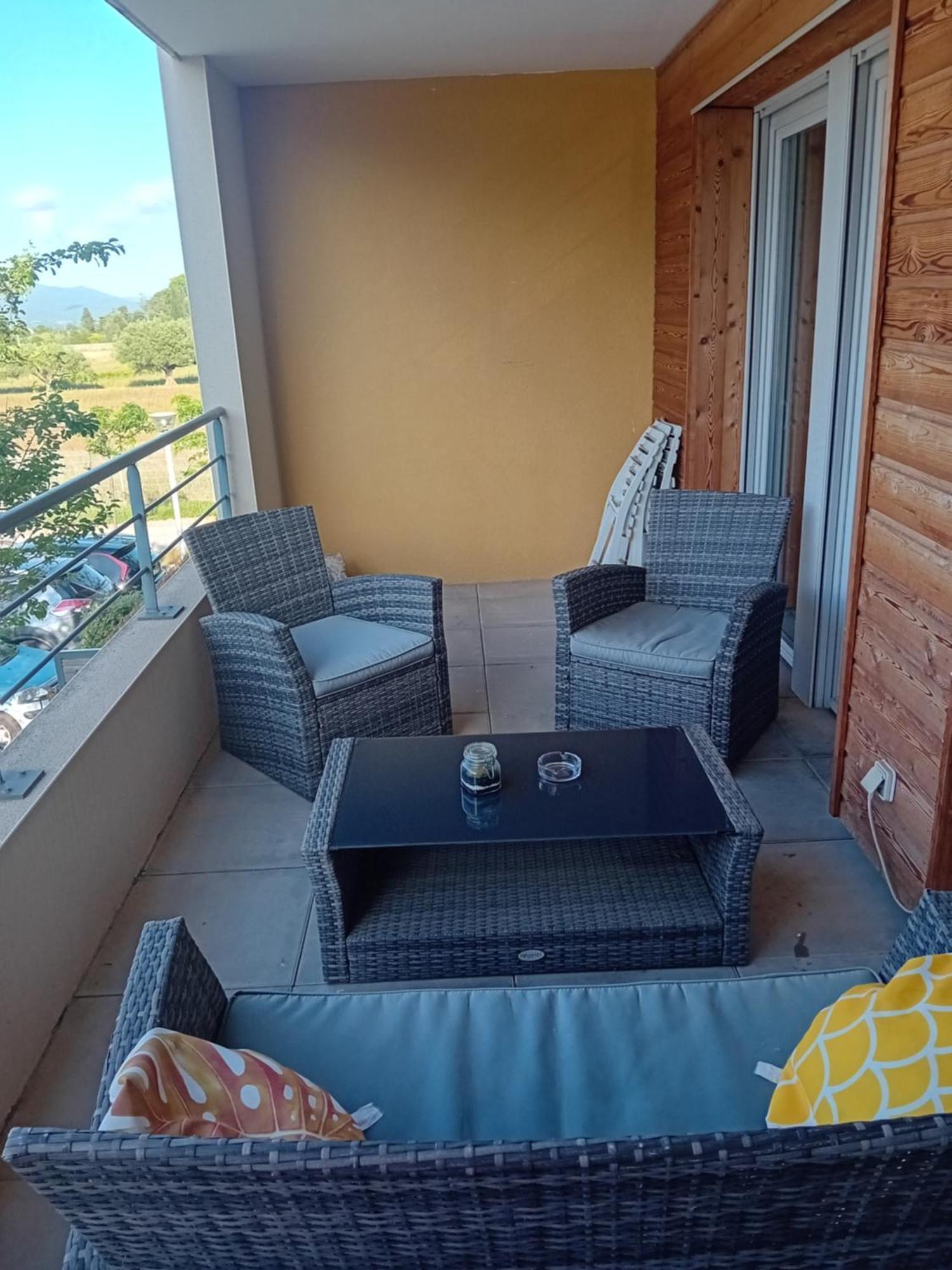 Superbe Appartement T2 Cuers Ngoại thất bức ảnh